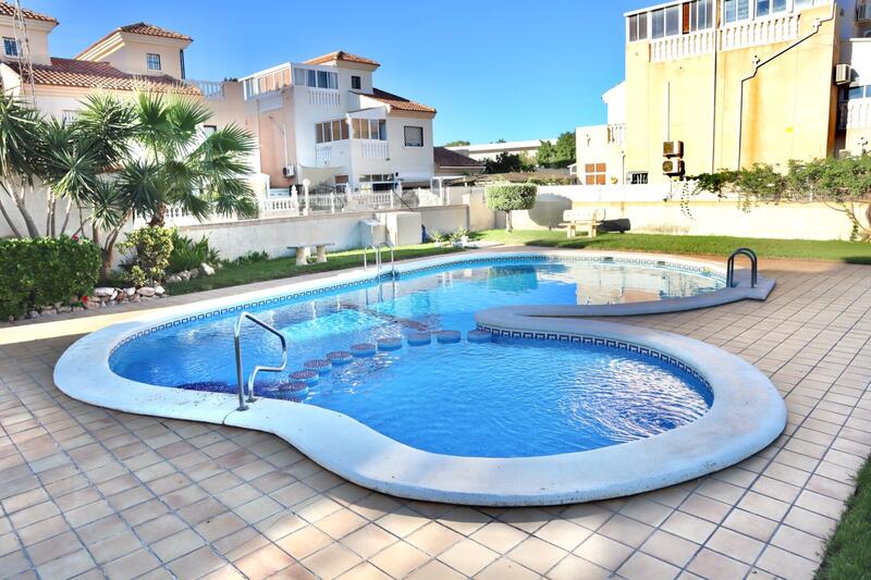 2 Cuarto Adosado en venta