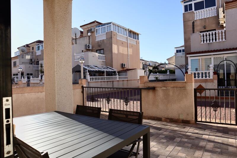 2 Cuarto Adosado en venta
