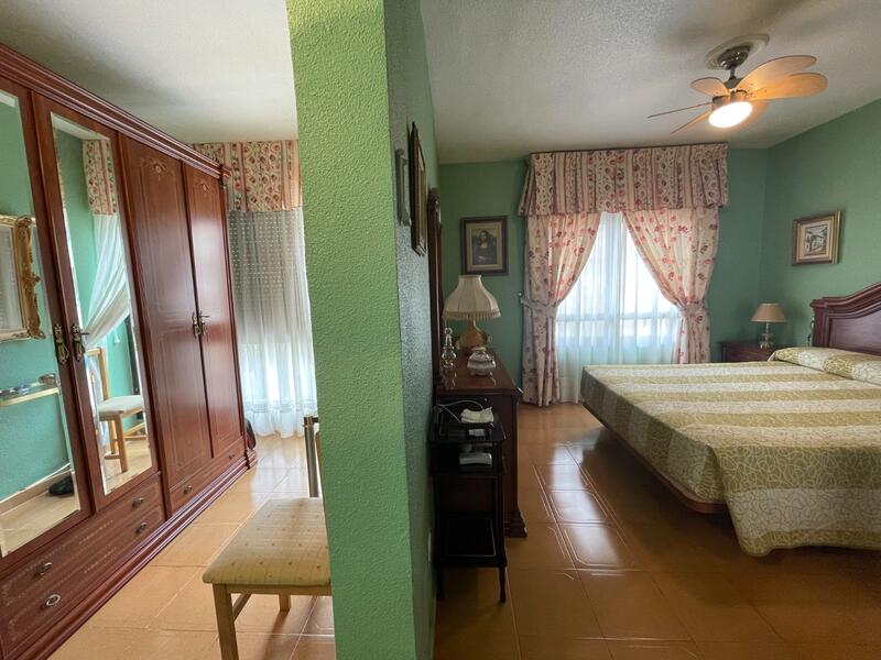 5 Schlafzimmer Stadthaus zu verkaufen