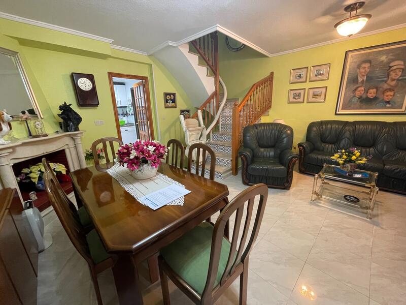5 Schlafzimmer Stadthaus zu verkaufen