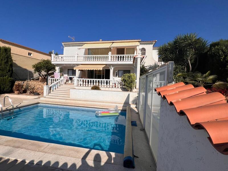 4 slaapkamer Villa Te koop