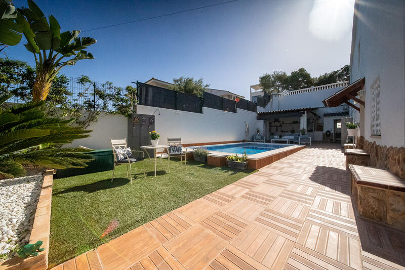 Villa à vendre dans Torrevieja, Alicante