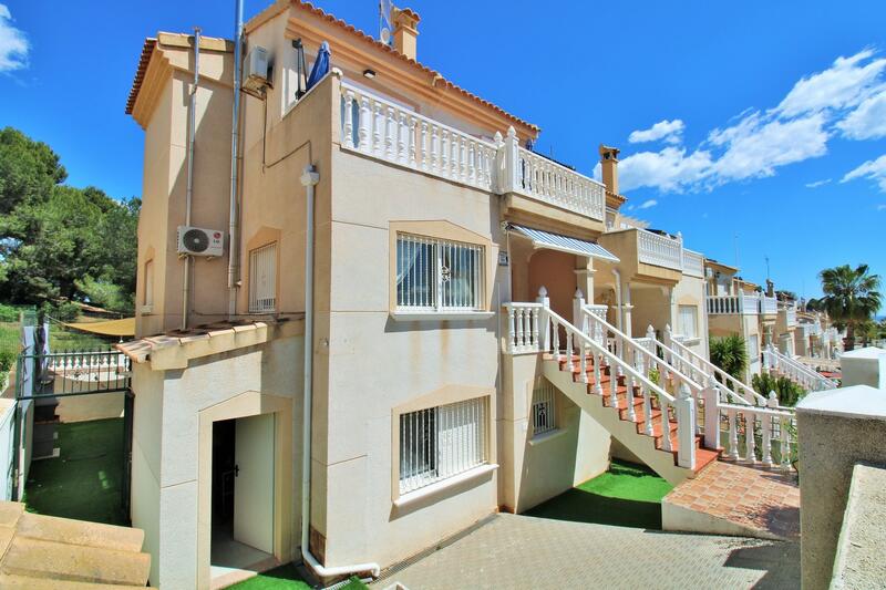 Villa for sale in Villamartin, Alicante