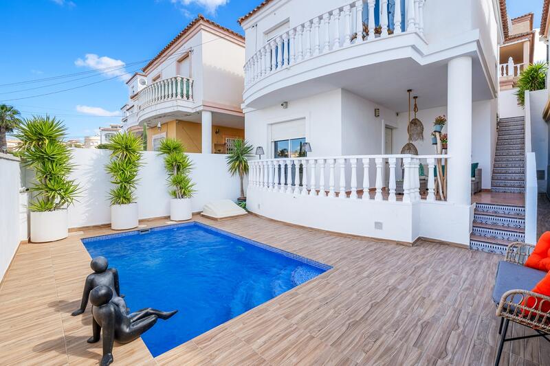 Villa zu verkaufen in Orihuela Costa, Alicante