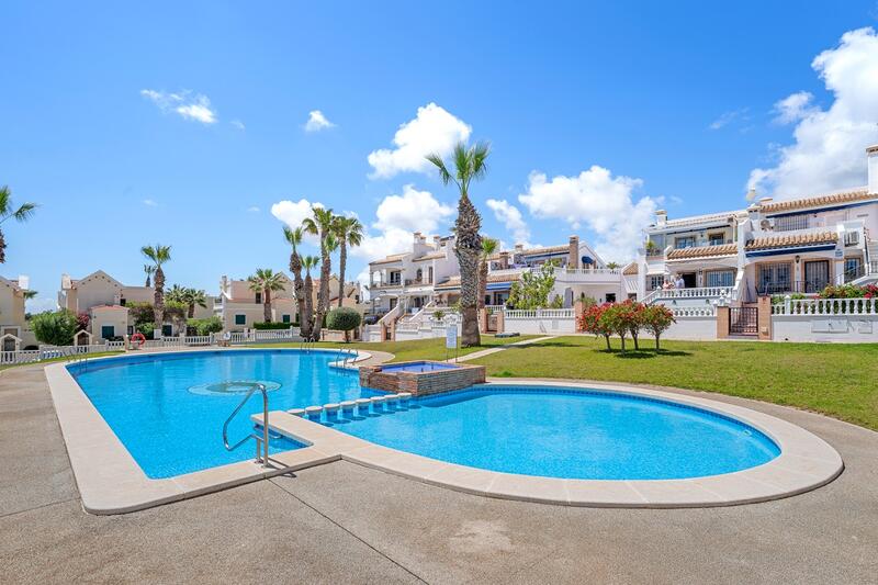 Villa en venta en Orihuela Costa, Alicante