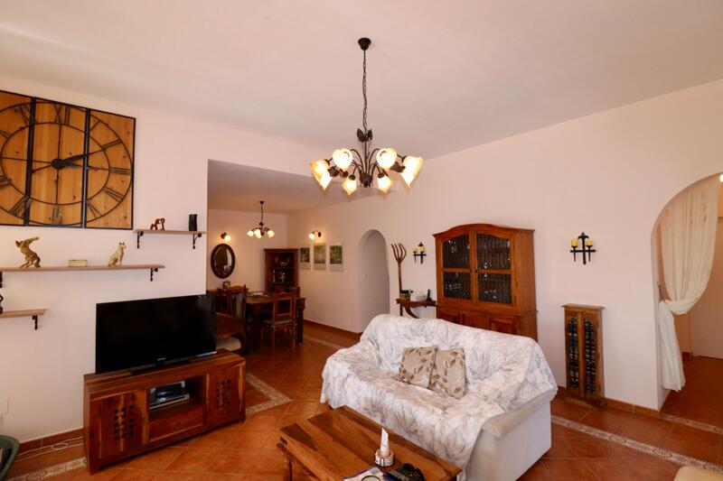 5 bedroom Country House for sale
