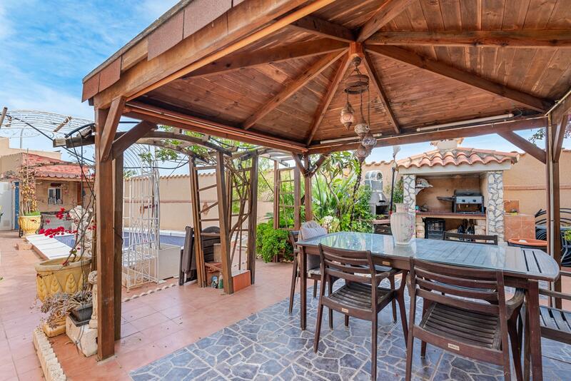 4 Schlafzimmer Villa zu verkaufen
