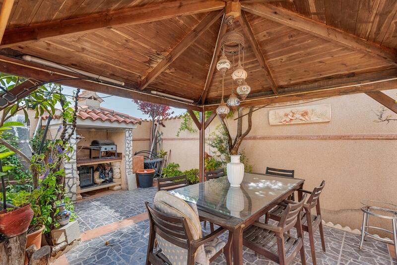 4 Schlafzimmer Villa zu verkaufen