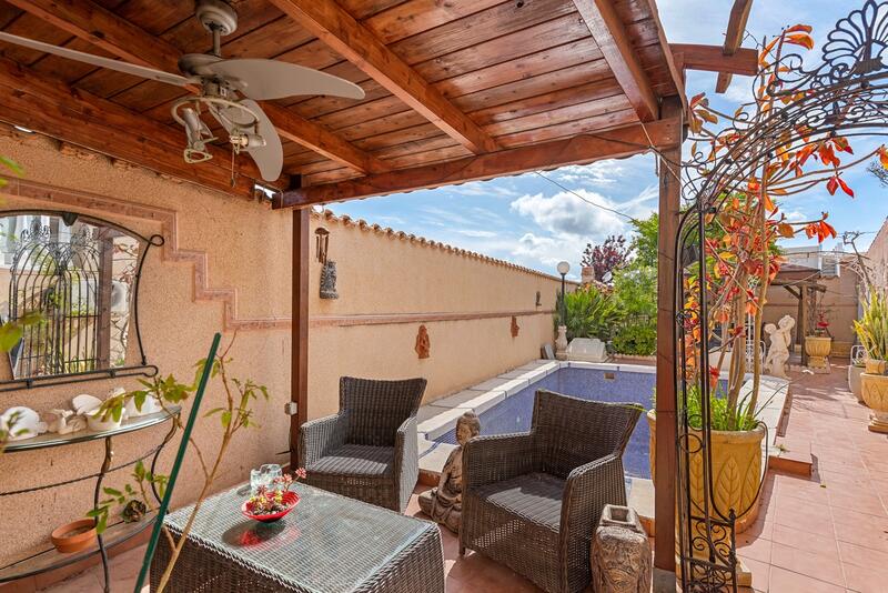 4 Schlafzimmer Villa zu verkaufen