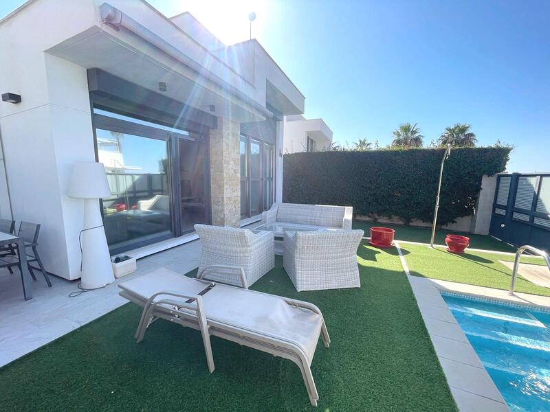 3 Cuarto Villa en venta