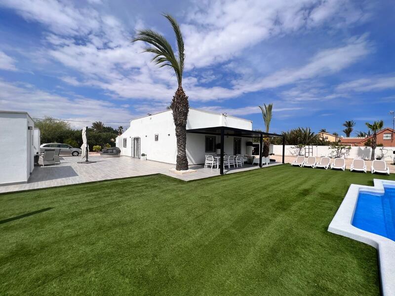 3 bedroom Country House for sale