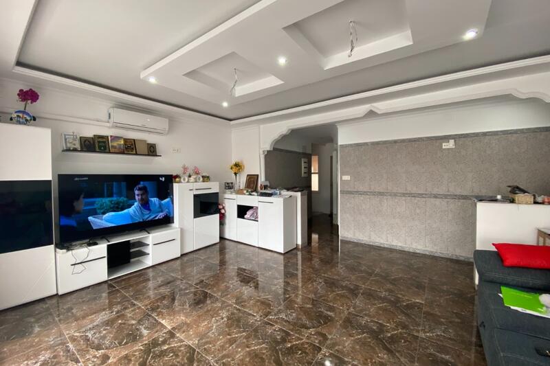 4 bedroom Apartment for sale