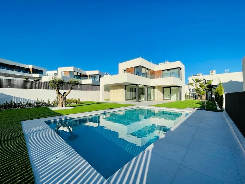 Villa en venta en Finestrat, Alicante