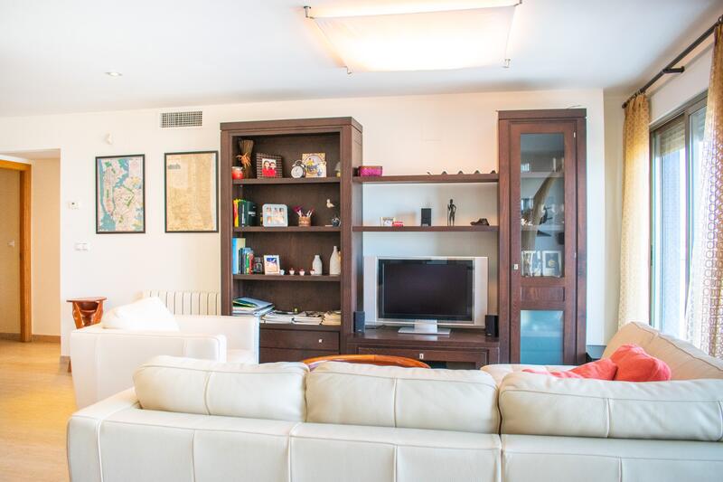 4 bedroom Apartment for sale