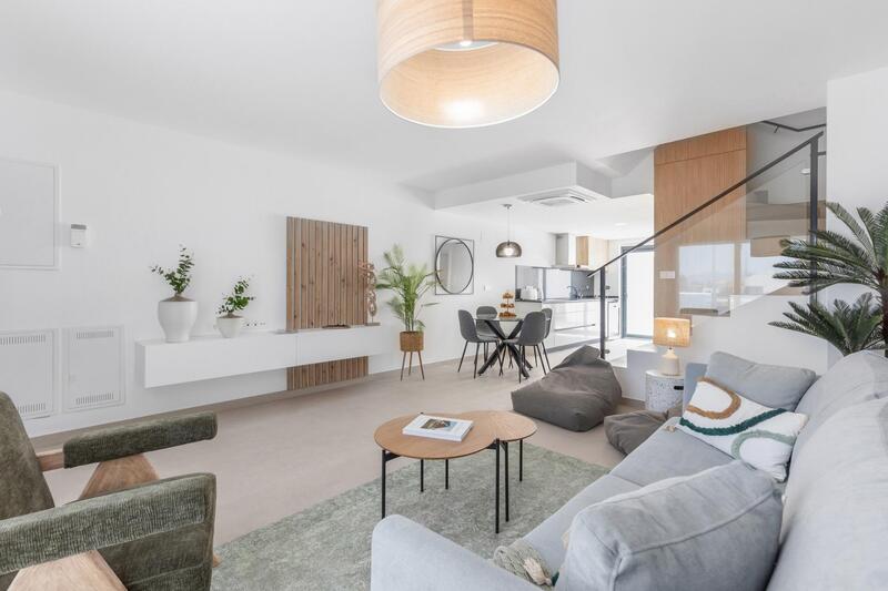 4 bedroom Townhouse for sale