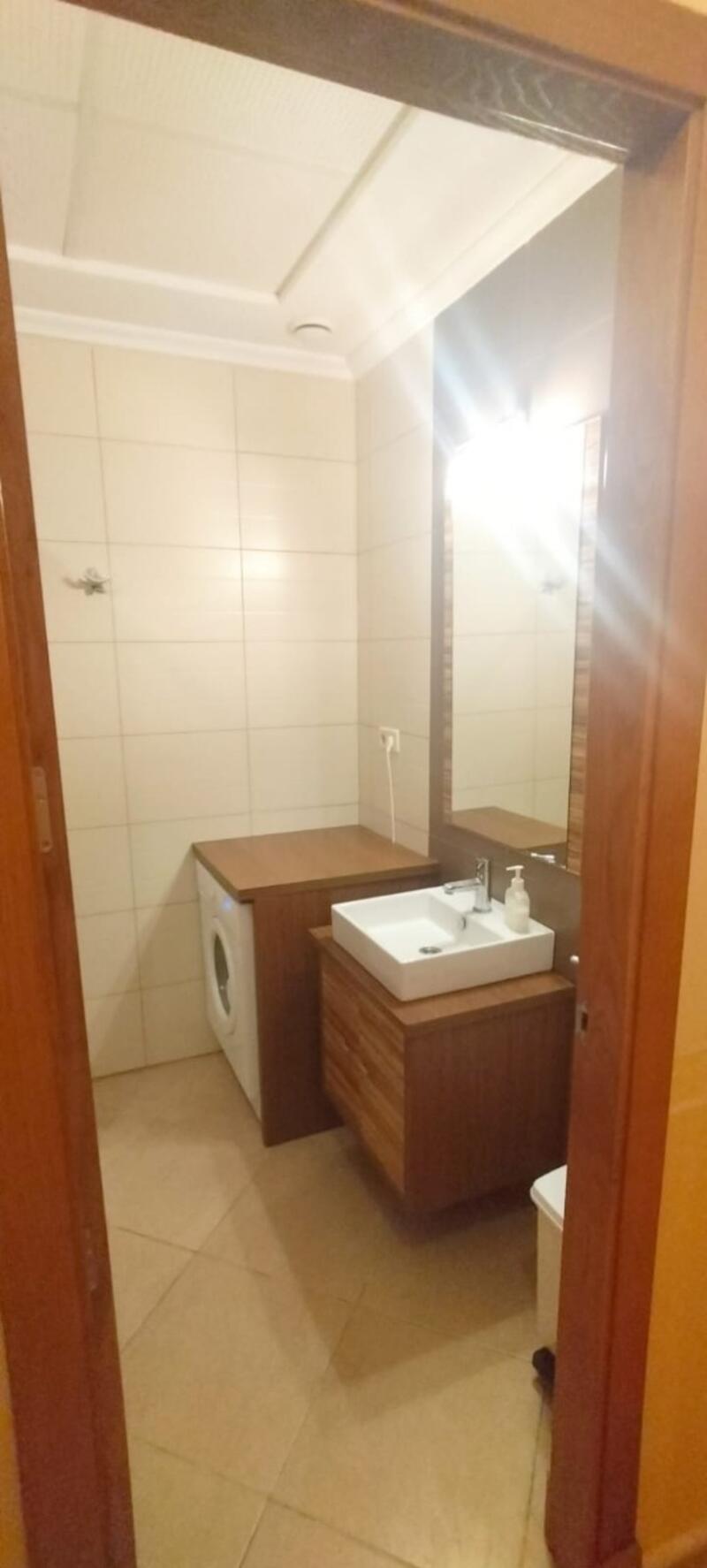 1 slaapkamer Appartement voor lange termijn huur
