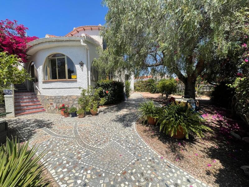 Villa for sale in Ciudad Quesada, Alicante