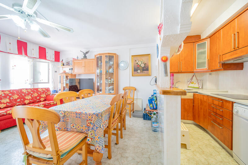 4 slaapkamer Gezinswoning Te koop