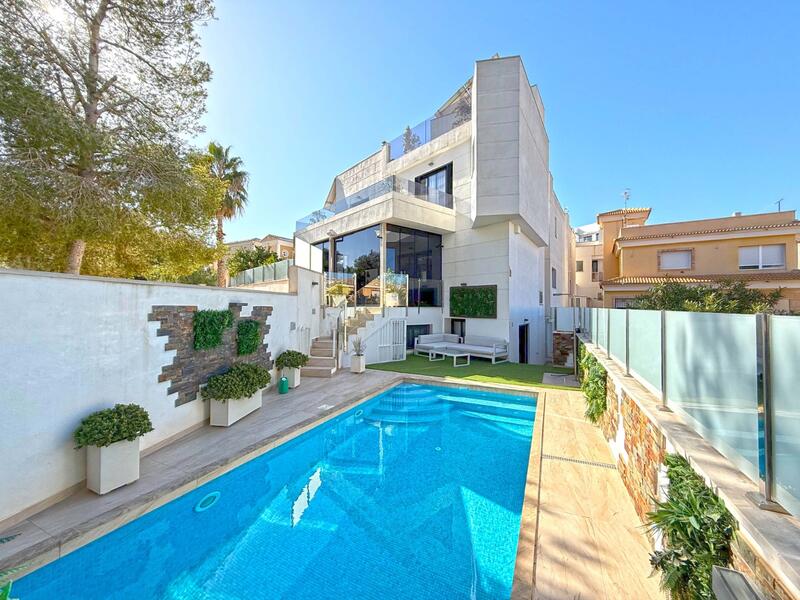 Villa til salg i Orihuela Costa, Alicante