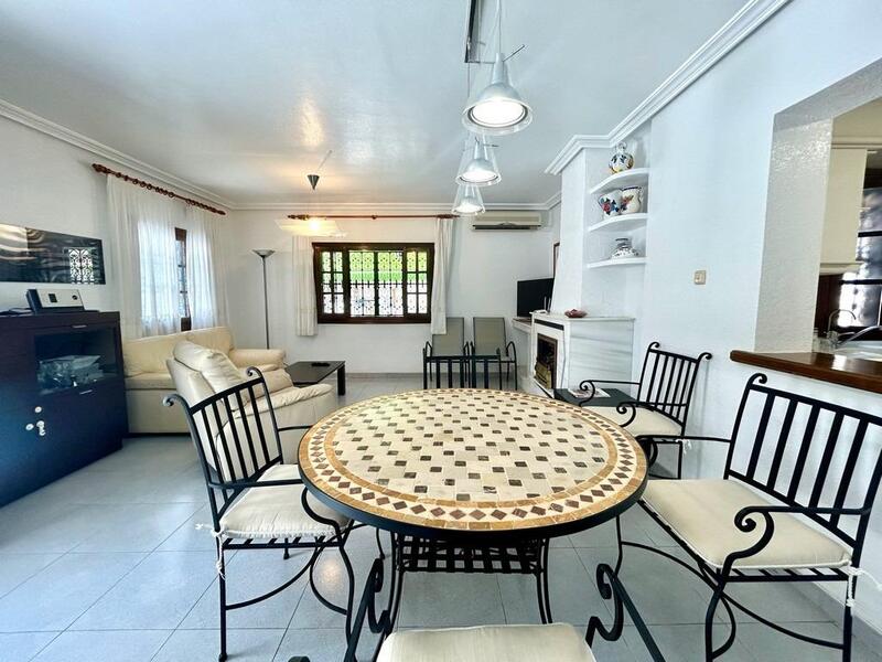 4 Cuarto Villa en venta