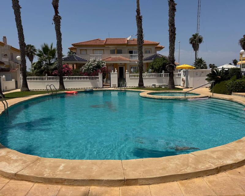 2 Cuarto Villa en venta