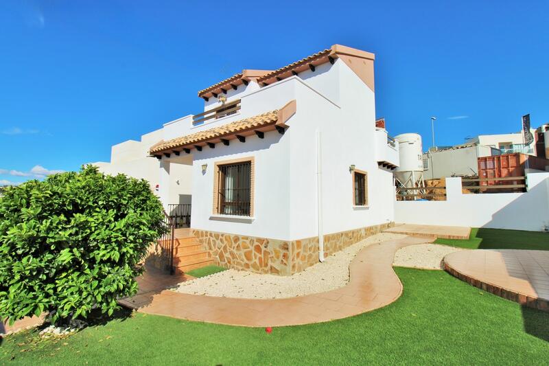 Villa Te koop in Villamartin, Alicante