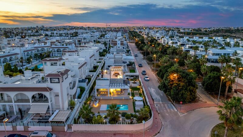 Villa til salg i Ciudad Quesada, Alicante