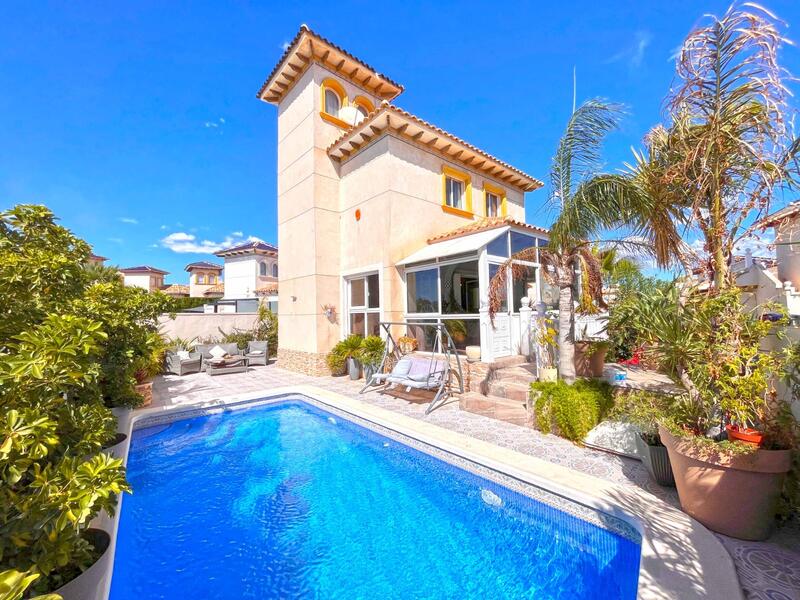 Villa zu verkaufen in Orihuela Costa, Alicante