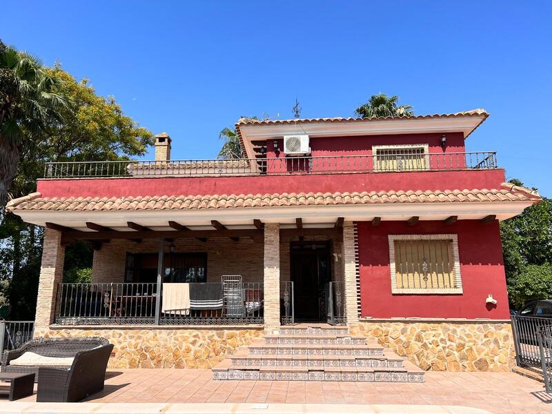 4 bedroom Country House for sale