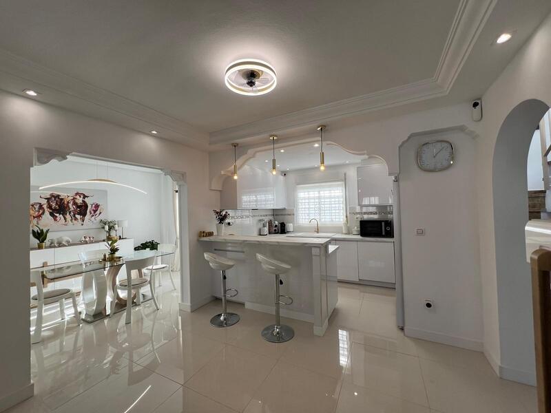 5 bedroom Villa for sale