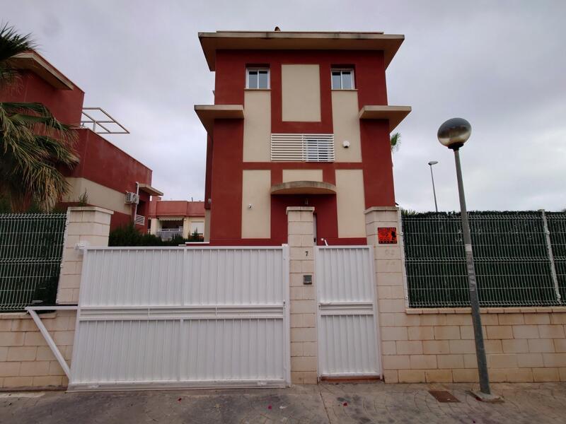 Rekkehus til salgs i Orihuela Costa, Alicante