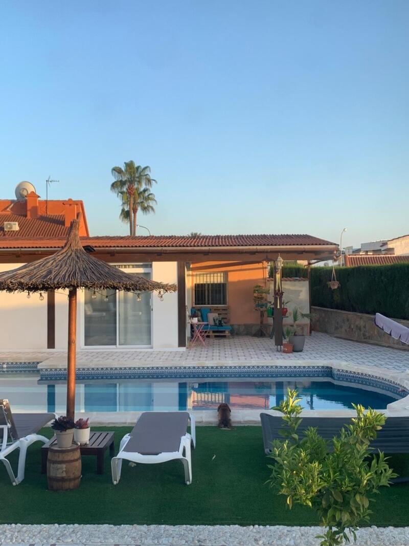4 Cuarto Villa en venta