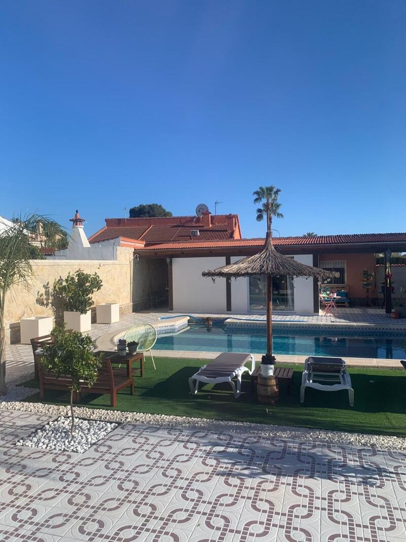 4 Cuarto Villa en venta