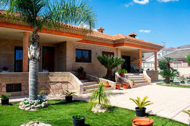 вилла продается в Orihuela, Alicante