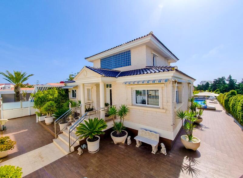 Villa till salu i Torrevieja, Alicante