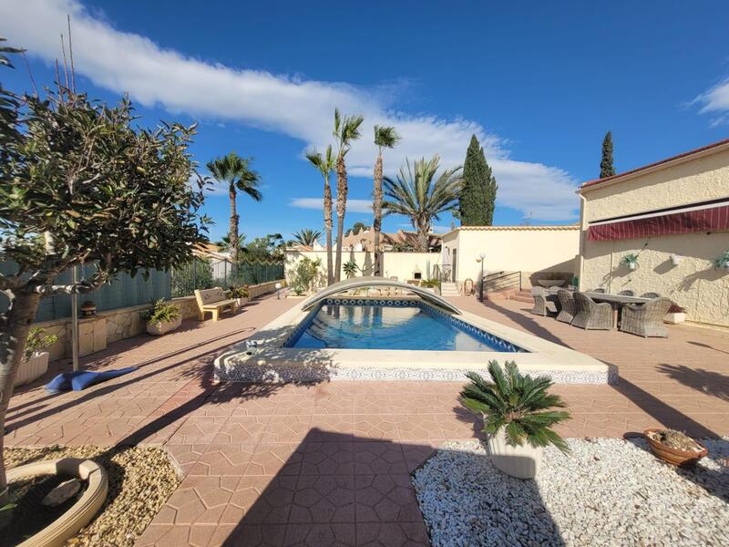 Villa en venta en San Fulgencio, Alicante