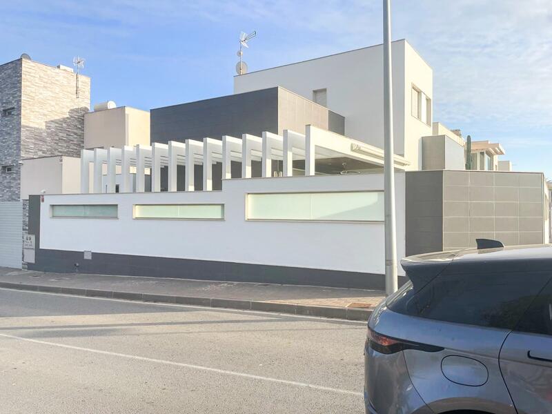 3 спальная комната вилла продается