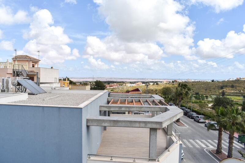 Byhus til salg i San Miguel de Salinas, Alicante