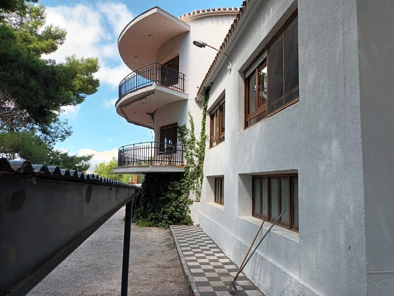 4 slaapkamer Villa Te koop