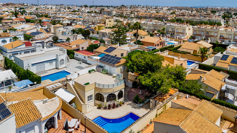 5 спальная комната вилла продается