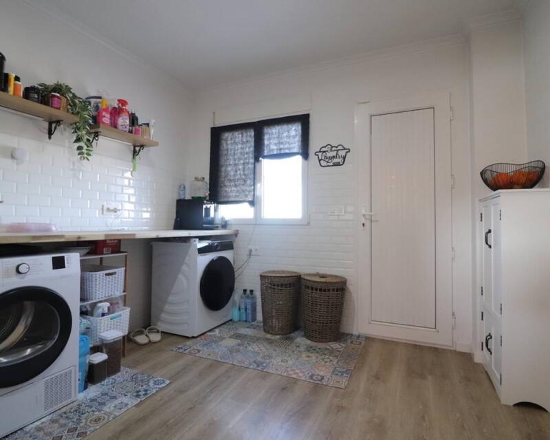 6 Cuarto Villa en venta