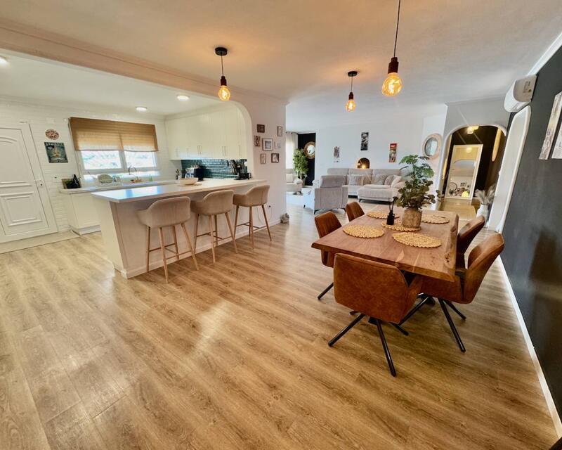 6 Cuarto Villa en venta