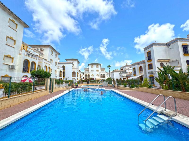 Maison de Ville à vendre dans Torrevieja, Alicante