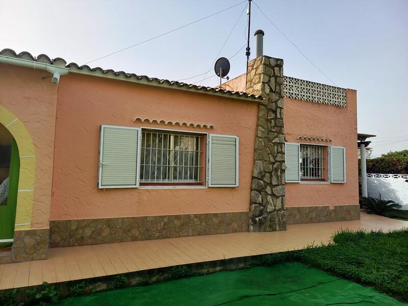 3 спальная комната вилла продается
