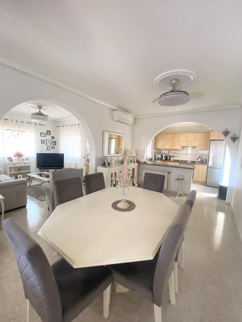 2 Schlafzimmer Villa zu verkaufen