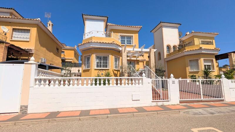 3 спальная комната вилла продается