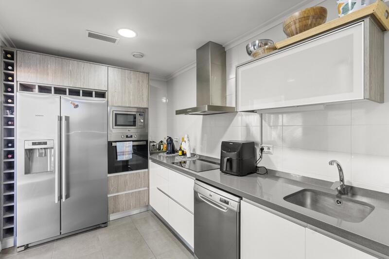 3 bedroom Apartment for sale