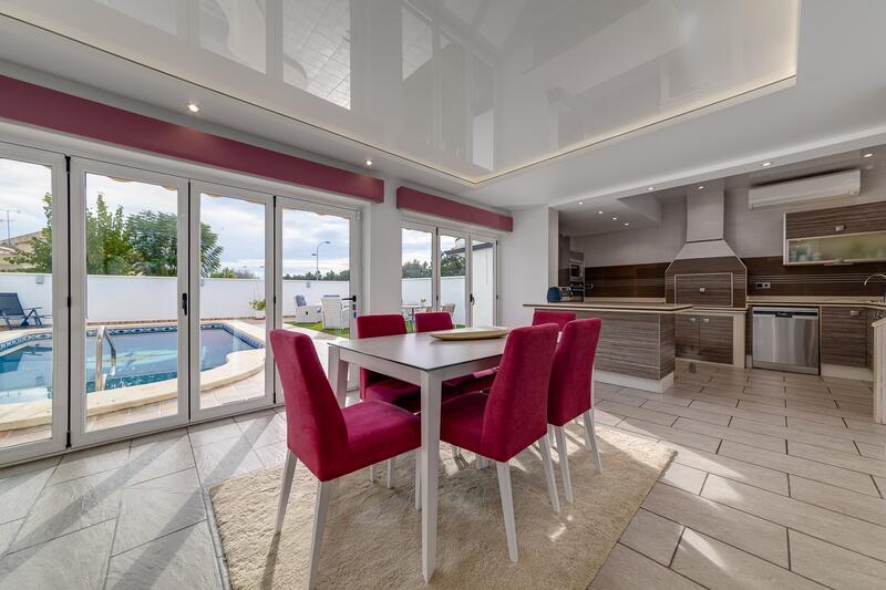6 Cuarto Villa en venta