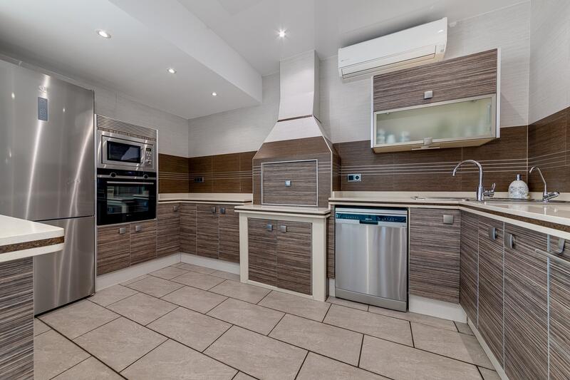 6 Cuarto Villa en venta