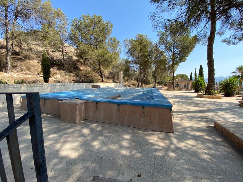 5 bedroom Villa for sale